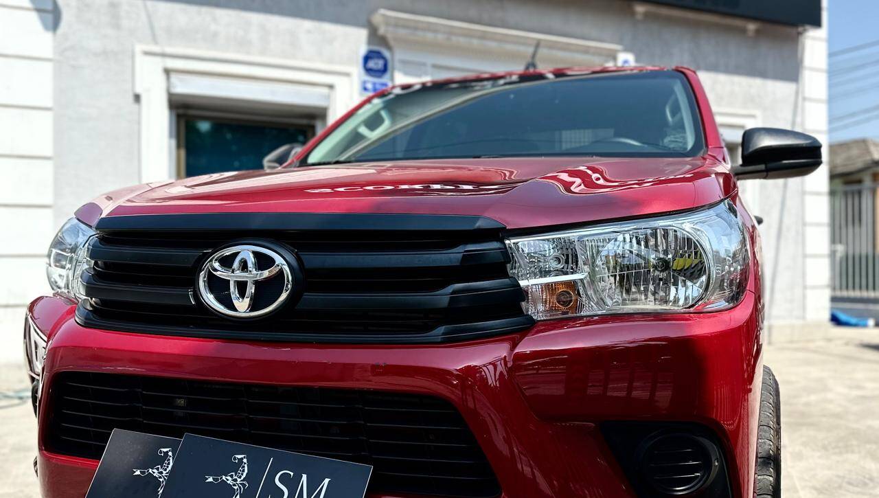 TOYOTA HILUX 2.4 MT 4X4 DX